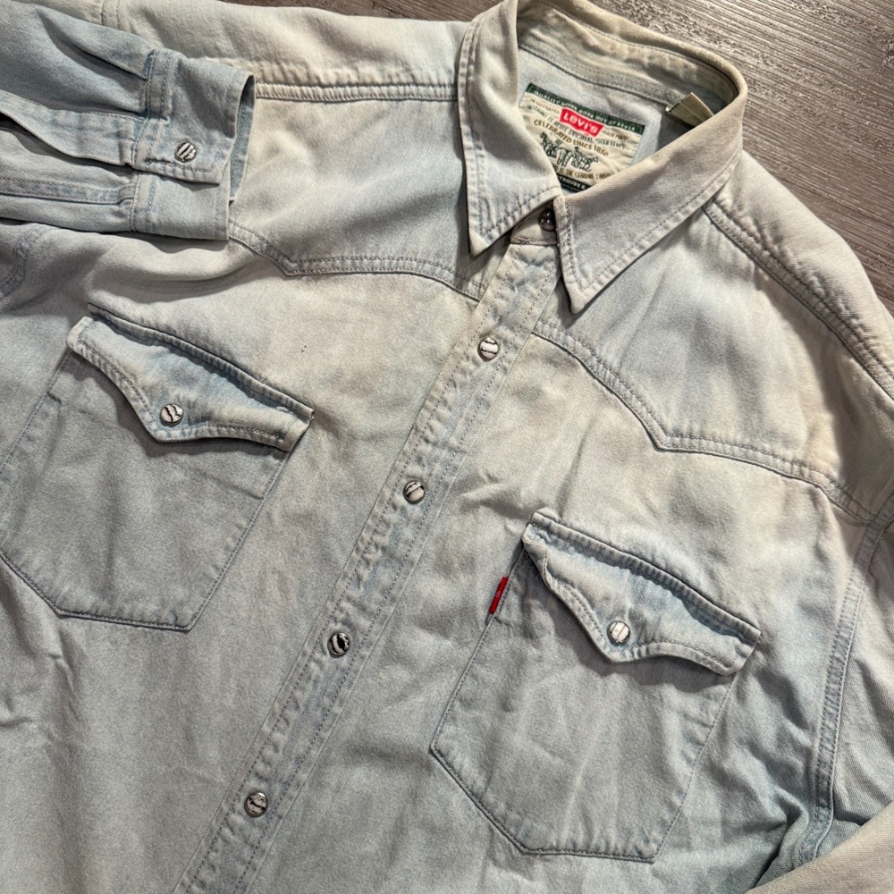 Vintage Levis Shirt Mens L Blue Denim Chambray Western Pearl Snap Cotton 90s Y2K